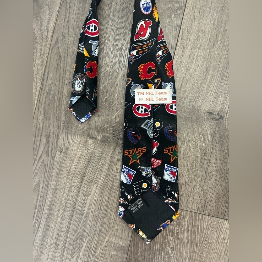 Men's NHL Team Logo Tie - Picture 3 of 3